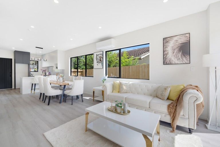 Photo of property in 140a Edgewater Drive, Pakuranga, Auckland, 2010