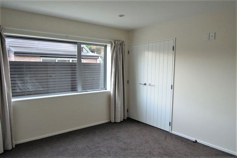 Photo of property in 9a Linden Avenue, Tawa, Wellington, 5028