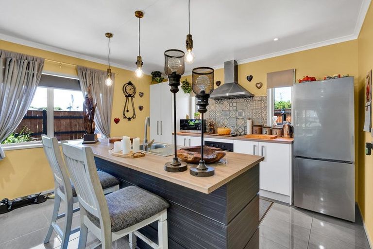 Photo of property in 17 Hira Street, Ohawe, Hawera, 4671