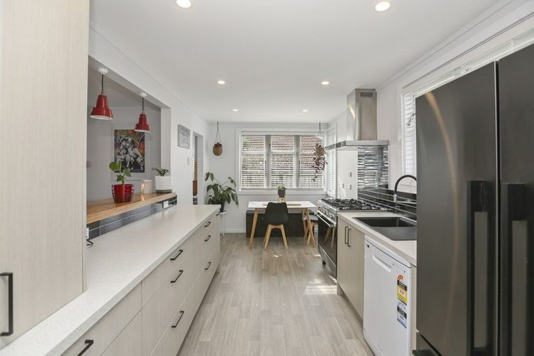 Photo of property in 115 Glenpark Avenue, Frankleigh Park, New Plymouth, 4310