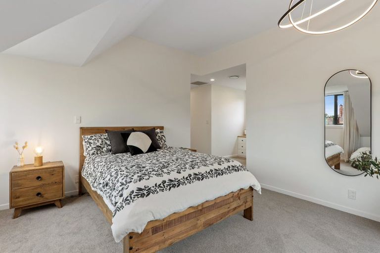 Photo of property in 66 Straven Road, Fendalton, Christchurch, 8014