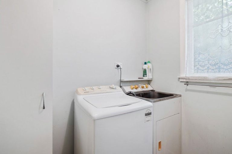 Photo of property in 15 Waterloo Crescent, Hokowhitu, Palmerston North, 4410