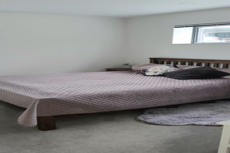 Photo of property in 12 Mallard Place, Unsworth Heights, Auckland, 0632