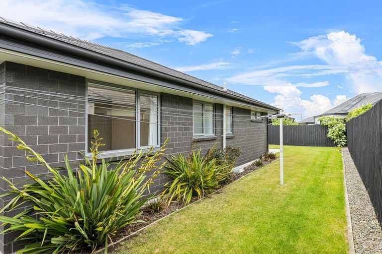 Photo of property in 15 Katrine Drive, Marshland, Christchurch, 8083