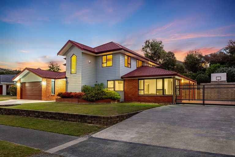 Photo of property in 14 Bowman Place, Whitby, Porirua, 5024