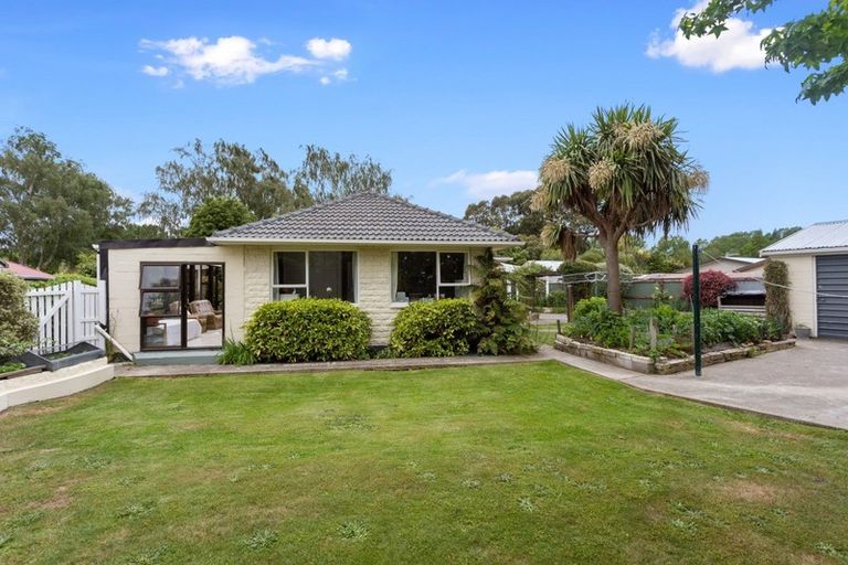 Photo of property in 5 Collins Drive, Waikuku Beach, 7402