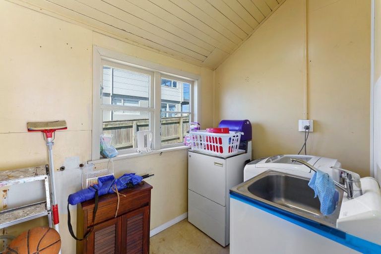 Photo of property in 38 Marine Parade, Otaki Beach, Otaki, 5512