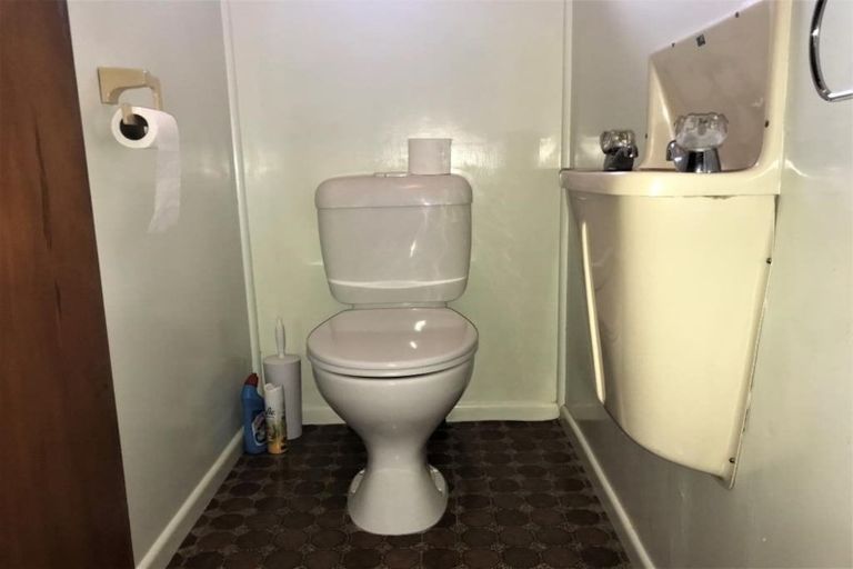 Photo of property in 37 St Leonards Road, Kelston, Auckland, 0602