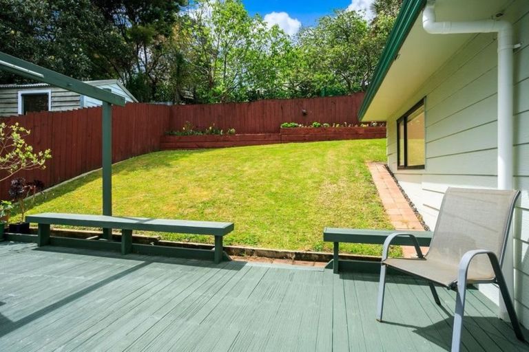 Photo of property in 2/19 Sapphire Place, Bayview, Auckland, 0629
