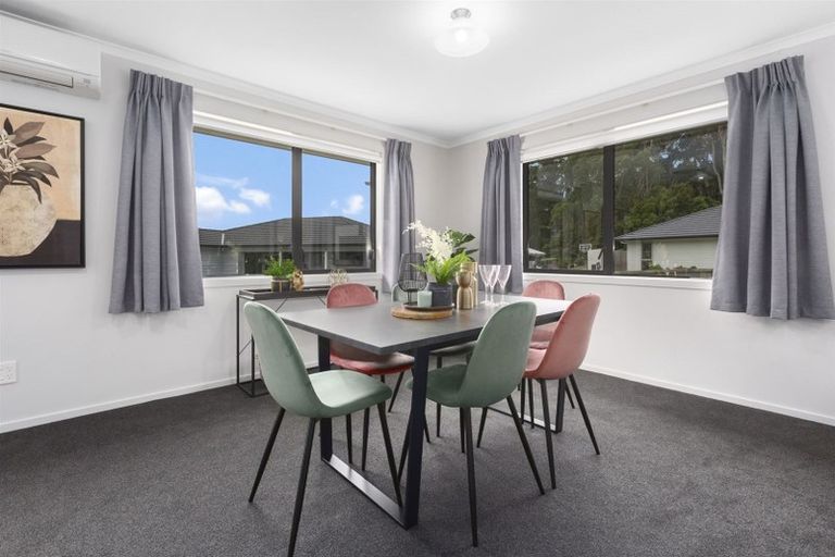 Photo of property in 8 Hull Place, Whitby, Porirua, 5024