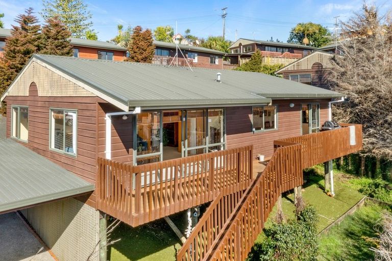 Photo of property in 12/76 Target Road, Totara Vale, Auckland, 0629