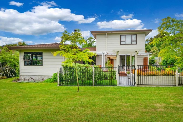 Photo of property in 52 James Cook Street, Havelock North, 4130