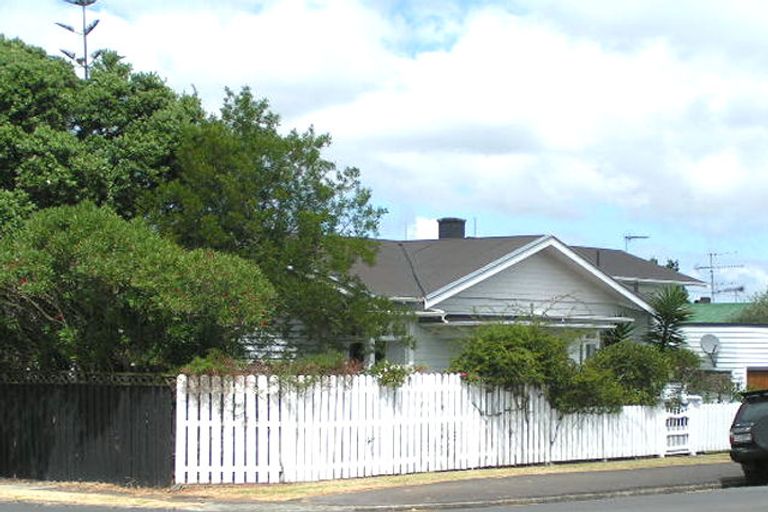 Photo of property in 9 Bruce Street, Northcote Point, Auckland, 0627