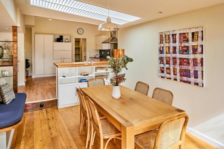 Photo of property in 9 Mahoe Street, Eastbourne, Lower Hutt, 5013