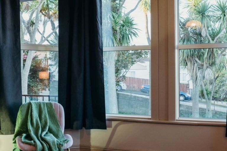 Photo of property in 2 Middleton Road, Kew, Dunedin, 9012