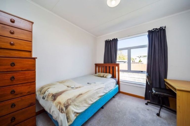 Photo of property in 14 Cowling Road, Hurdon, New Plymouth, 4310