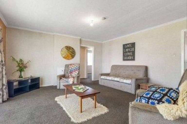 Photo of property in 1 Gladstone Street, Foxton, 4814