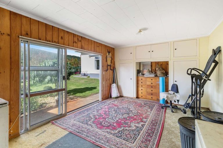 Photo of property in 608 Ongo Road, Hunterville, 4782