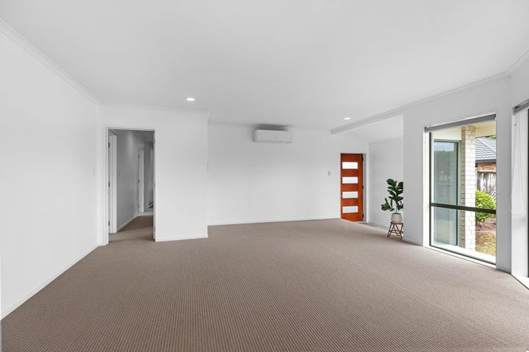 Photo of property in 5 Burnt Oak Drive, Pyes Pa, Tauranga, 3112