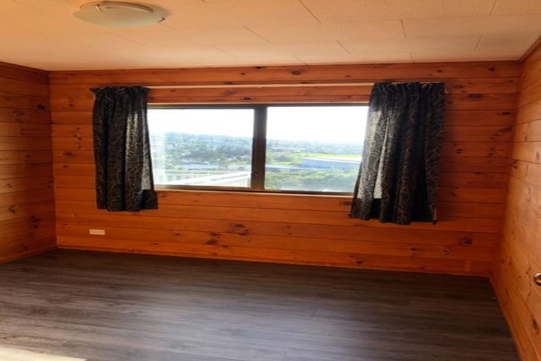 Photo of property in 12 Delshaw Avenue, Stanmore Bay, Whangaparaoa, 0932