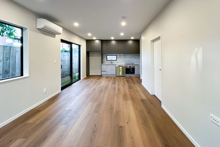 Photo of property in 14c Serjeant Street, Henderson, Auckland, 0612