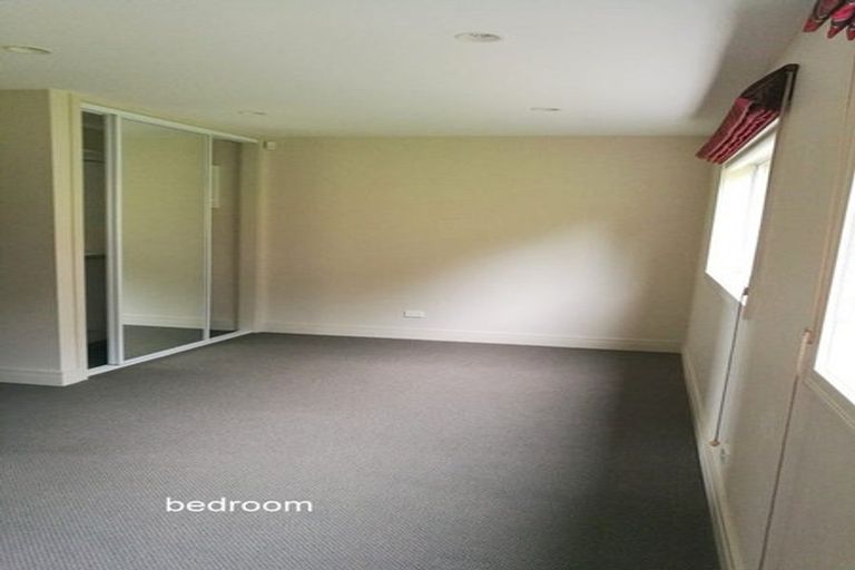 Photo of property in 18a Castor Bay Road, Castor Bay, Auckland, 0620