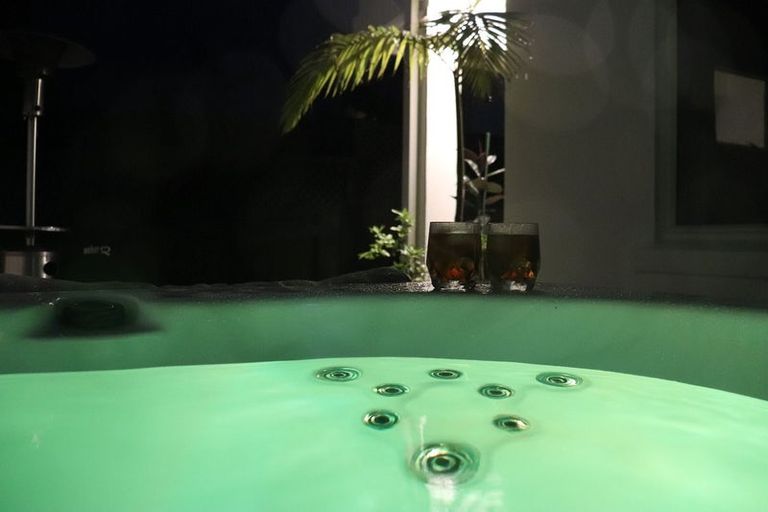 Photo of property in 6a Sunbrae Grove, Mount Maunganui, 3116