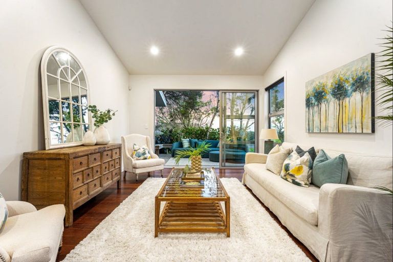 Photo of property in 14a Wellesley Road, Mangere Bridge, Auckland, 2022