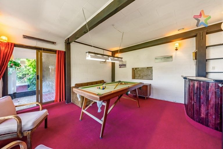 Photo of property in 32 Waitohu Road, York Bay, Lower Hutt, 5013