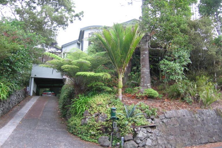Photo of property in 43 Tanekaha Road, Titirangi, Auckland, 0604
