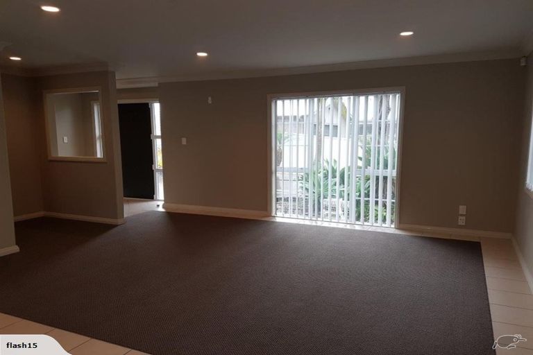 Photo of property in 4 Nirmal Place, Sunnyvale, Auckland, 0612