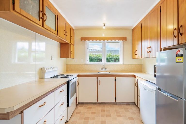 Photo of property in 19 Hall Grove, Ebdentown, Upper Hutt, 5018