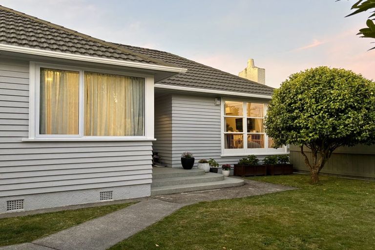 Photo of property in 25 Athlone Crescent, Boulcott, Lower Hutt, 5011