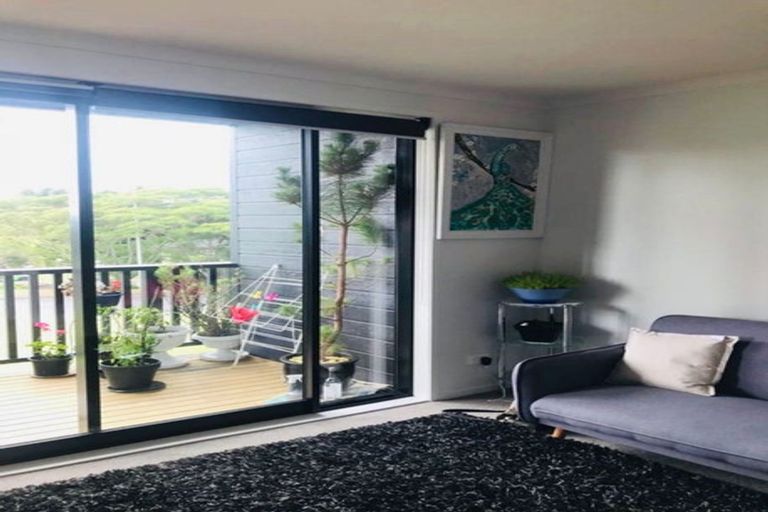 Photo of property in 8/90 Swaffield Road, Papatoetoe, Auckland, 2025