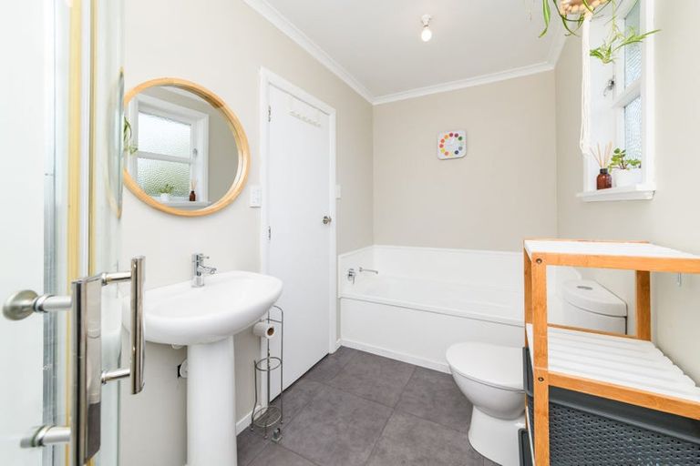Photo of property in 5a Leicester Street, Terrace End, Palmerston North, 4410