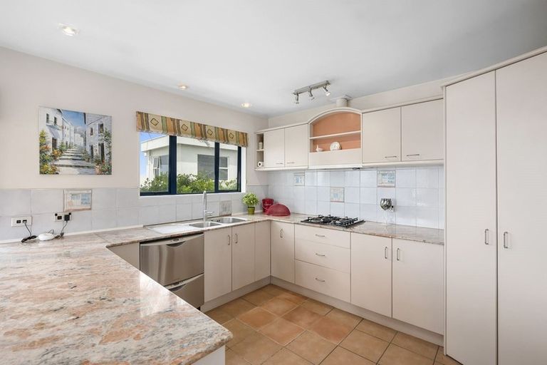 Photo of property in 6a Mizpah Road, Torbay, Auckland, 0630