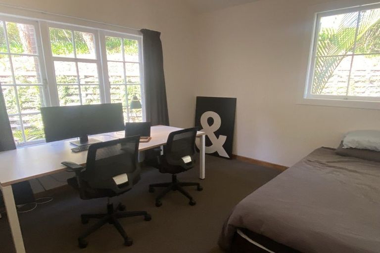 Photo of property in 105 Takahe Road, Titirangi, Auckland, 0604