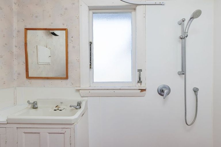 Photo of property in 17 Edward Street, Waimate, 7924