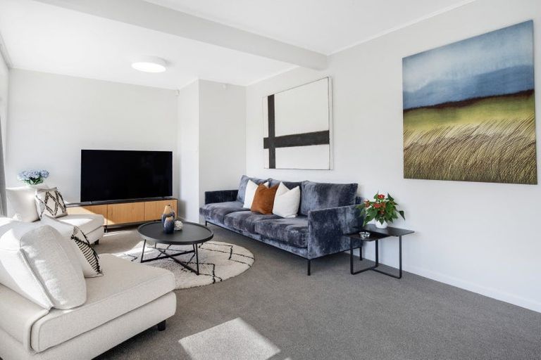 Photo of property in 41 Seymour Road, Mellons Bay, Auckland, 2014
