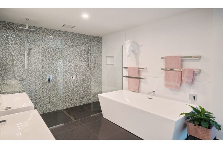 Photo of property in 48 Birkdale Drive, Shirley, Christchurch, 8061