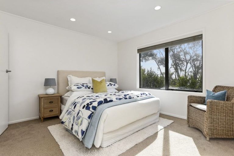 Photo of property in 1/130 Churchill Road, Rothesay Bay, Auckland, 0630