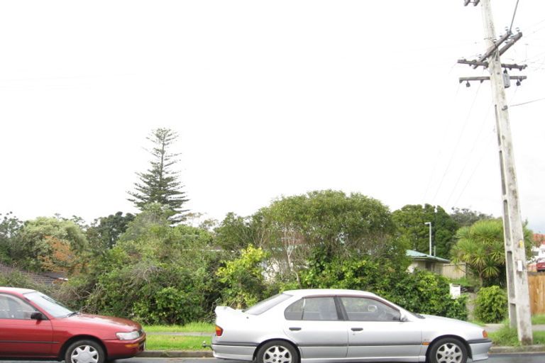 Photo of property in 1/27 Parkhill Road, Mellons Bay, Auckland, 2014