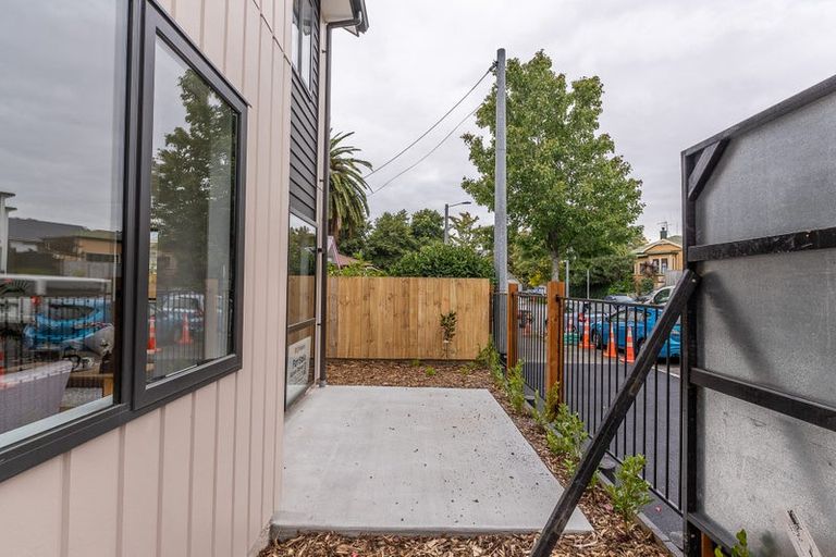 Photo of property in 1/4 Marama Street, Castor Bay, Auckland, 0620