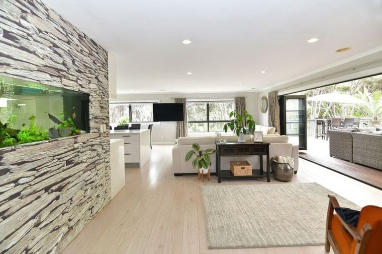 Photo of property in 38 Beauvoir Avenue, Matakatia, Whangaparaoa, 0930