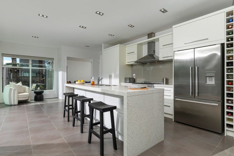 Photo of property in 17a Churchouse Road, Greenhithe, Auckland, 0632