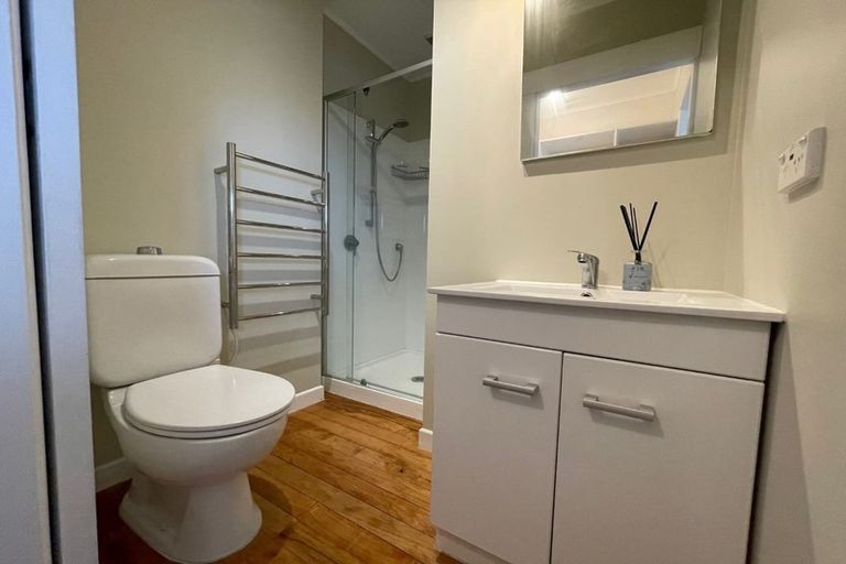 Photo of property in 41 Flanshaw Road, Te Atatu South, Auckland, 0610