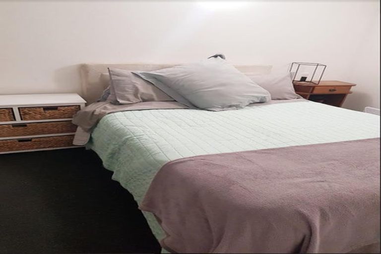 Photo of property in 2/15 Mcleod Road, Henderson, Auckland, 0612