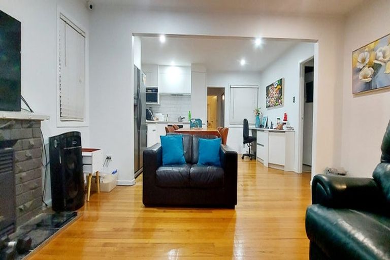 Photo of property in 4 Paton Avenue, Te Atatu South, Auckland, 0610