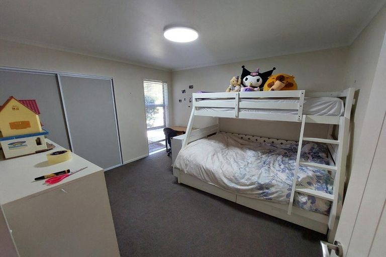 Photo of property in 25 Handley Crescent, Wigram, Christchurch, 8042