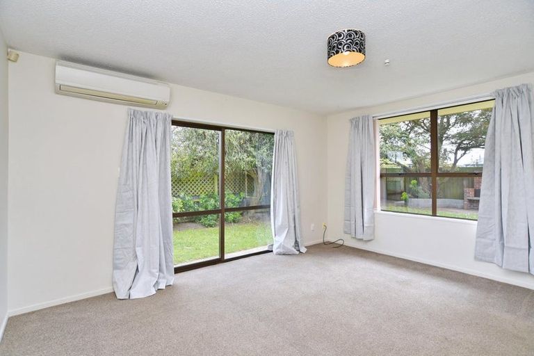 Photo of property in 2/121 Marlow Road, Aranui, Christchurch, 8061